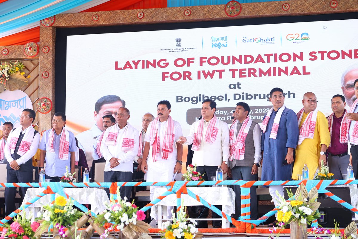 Union Minister Sarbananda Sonowal laid the foundation stone of an Inland Waterways Transport terminal in Bogibeel of Dibrugarh. 

@sarbanandsonwal @
#InlandWaterTransport #IWT #IWTTerminal #SarbanandaSonowal

bit.ly/3CY8mRG
