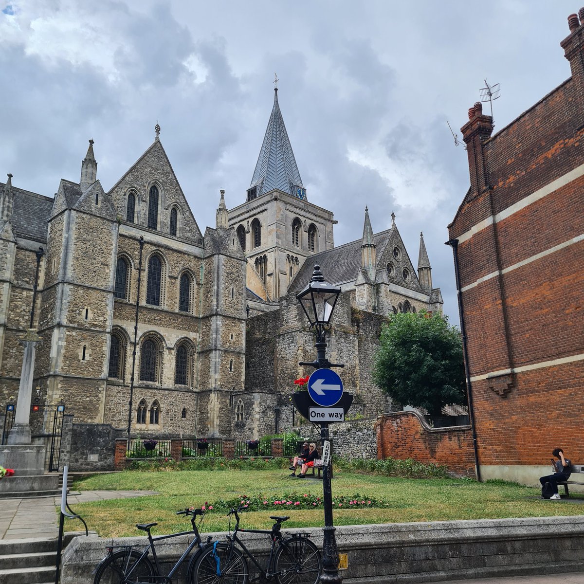 JosephRusso1969's tweet photo. Fab afternoon with @willetts33 in Rochester talking #360Network #Values , culture change &amp; putting children central to our work @Oasis_UK @OasisRestore we MUST be intentional about what we do !!! https://t.co/orfJEtEVKO