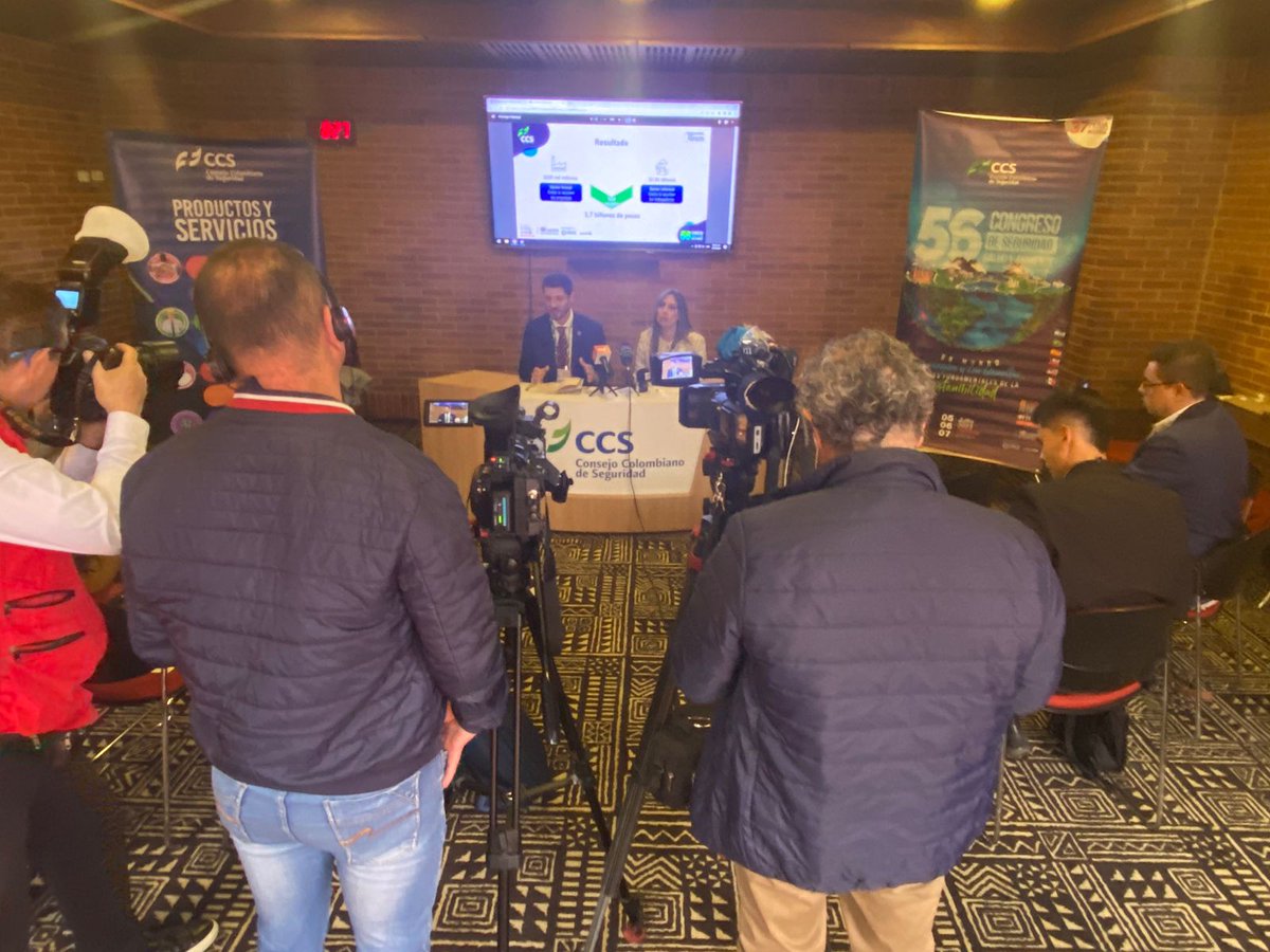 Sumarse's tweet photo. Inicia el #56CongresoCCS y el #ForoArise con Rueda de Prensa liderada por Adriana Solano, presidenta CCS, y Nahuel Arenas, jefe regional de @UNDRR @uniceflac @Connecting_biz @ARISE_USNetwork https://t.co/tccDc2JmEy