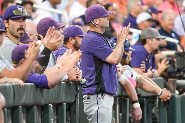 TigerDroppings's tweet photo. #LSU Baseball to return to Minute Maid Park in 2024 for Astros Foundation College Classic:

https://t.co/eZZbZyv45u https://t.co/TUg7lLZKmC