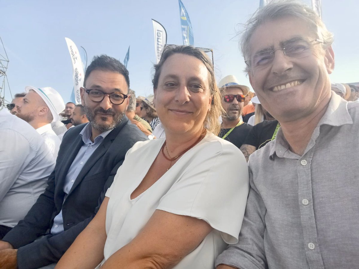 DidierJau's tweet photo. 🪩Un grand plaisir d’assister en bonne compagnie  à la Finale du Mondial La Marseillaise à Pétanque au Parc Borely 🌳
L’art de vivre à La Marseillaise 😉 
Merci @lamarsweb https://t.co/vLbgWG1sQb