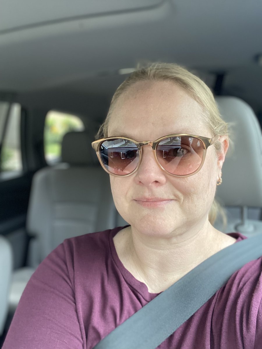 dianaelee's tweet photo. Arrived a full 30 minutes early to get the kid from dance camp. Brain fog + vacation has me all over the place mentally. Better early than late, right?! #ChronicParenting #ParentingWithDisability #MigraineChat #NEISVoid https://t.co/p6k5eT7Fp4