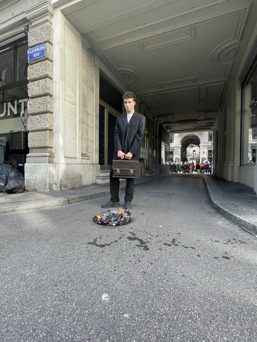 Dieser Montag 3. Juli war weltweit der heisseste Tag seit Messbeginn. 

Die Erde brennt. Und wir wissen wer sie angezündet hat. Das reichste 1%  ist für mehr Emissionen verantwortlich als 50 Prozent der Bevölkerung. #systemchangenotclimatechange #erdebrennt #dieerdebrennt