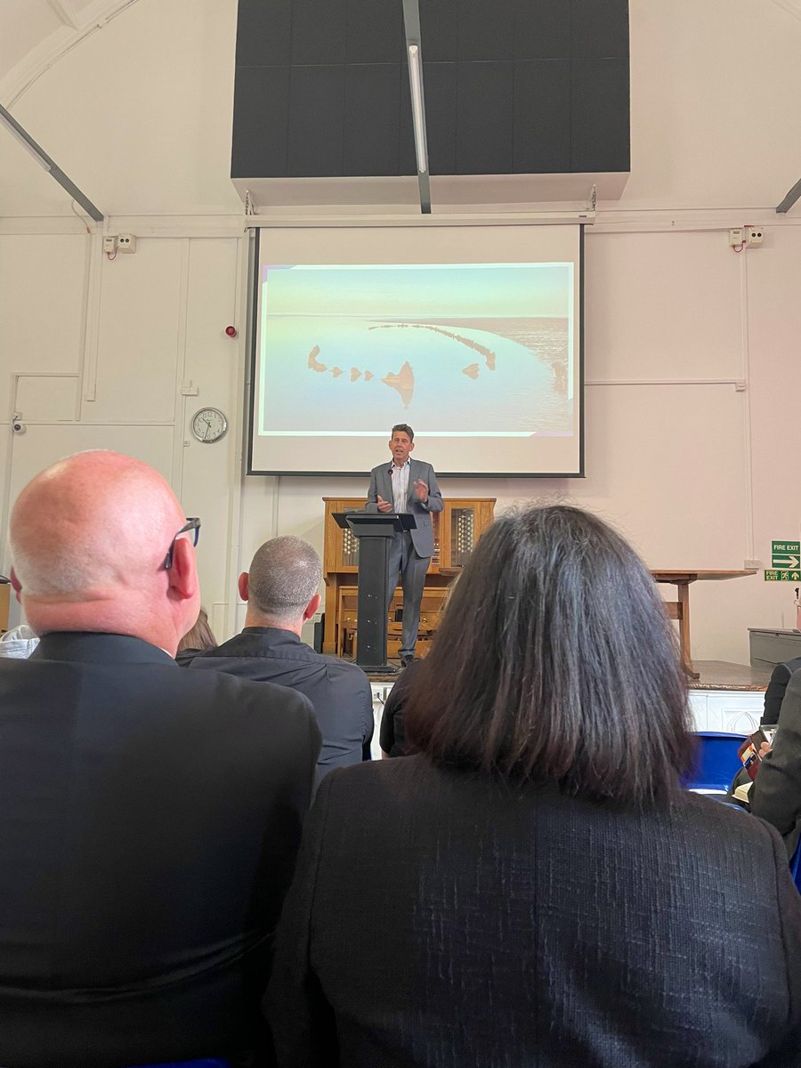 Rob Connelly tweet media