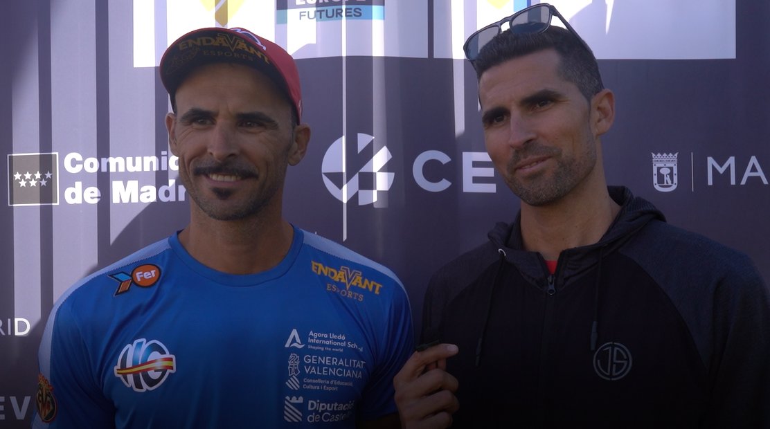masqunjuego's tweet photo. A través de @JMoragon9 @marca supimos ayer que Pablo Herrera🏐🏖️ se retirará tras #Paris2024🇫🇷 

Fue un placer charlar con él y con Adrián Gavira en el @MadridBVolley Pro Tour

🗞️Noticia de Jorge Moragón: https://t.co/BQTBmUsQVL 

📽️🎞️Nuestra entrevista: https://t.co/vK3UotIWHw https://t.co/h4Xi7yPW1W