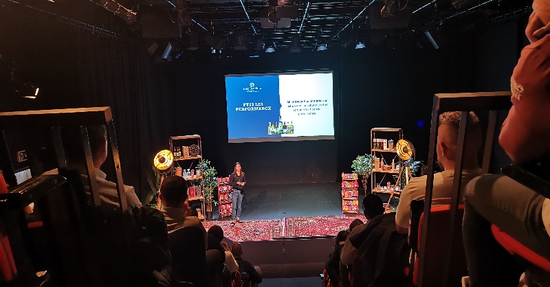 TheMACBelfast's tweet image. We loved having  Pernod Ricard here for the Irish Distillers Market Company Conference at the MAC today. Look at that beautiful set!

#HireTheMAC #SpaceForLearning