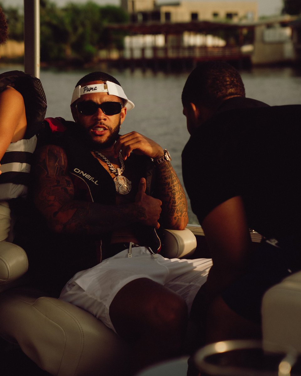 Memphis's tweet image. Oil on my head everything I touch is blessed.

Ghana boys 🇬🇭