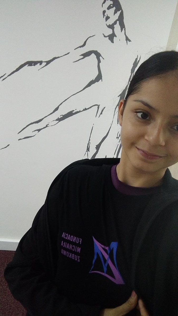 🤩Felicitamos a nuestra #alumna Camila González Gómez, quien fue invitada al #workshop "Wave of dance" en el Janina Jarzynówna-Sobczak Ballet School en Gdansk #Polonia, gracias a su alto desempeño como #bailarina, ¡felicidades!

✍️Lee la nota aquí:
shorturl.at/vBDP7