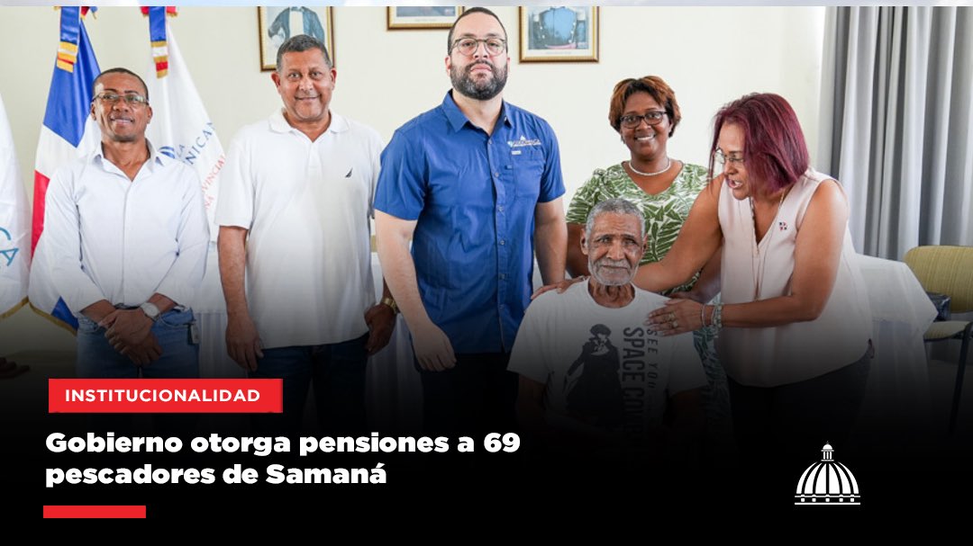 Comunicaciondo's tweet photo. El Gobierno, a través del @CODOPESCARD, implementa un sistema de pensiones para los pescadores y en esta ocasión 69 pertenecientes a la provincia de Samaná han sido beneficiados.
https://t.co/oku81JUG7x

#ComunicacionesDO https://t.co/VXyP0uqzfU