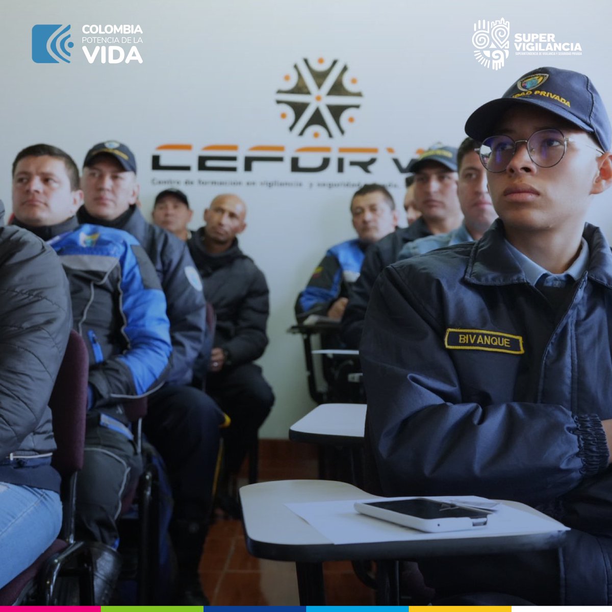 SuperVigilancia's tweet image. Hoy iniciamos nuestras visitas por las diferentes academias de vigilancia y seguridad del país. Conoceremos sus instalaciones, aulas, polígonos y funcionamiento, y recogeremos las necesidades expuestas, para mejorar la formación de quienes inician y renuevan los cursos.