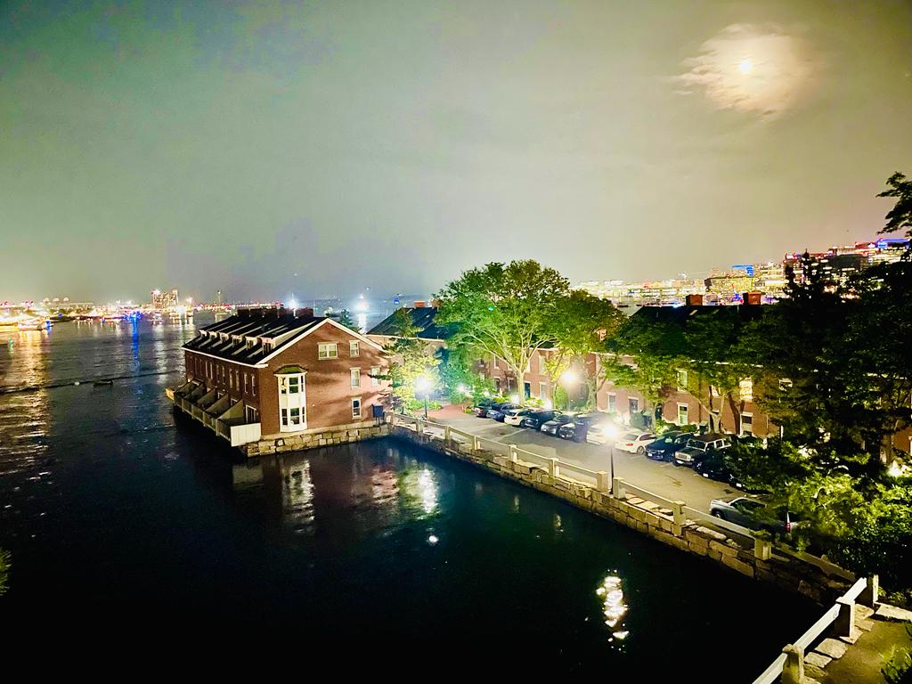 The Soliyarn team had a great time being able to celebrate Independence Day at our beautiful office in Boston! What's your favorite part about celebrating the 4th of July? Let us know!