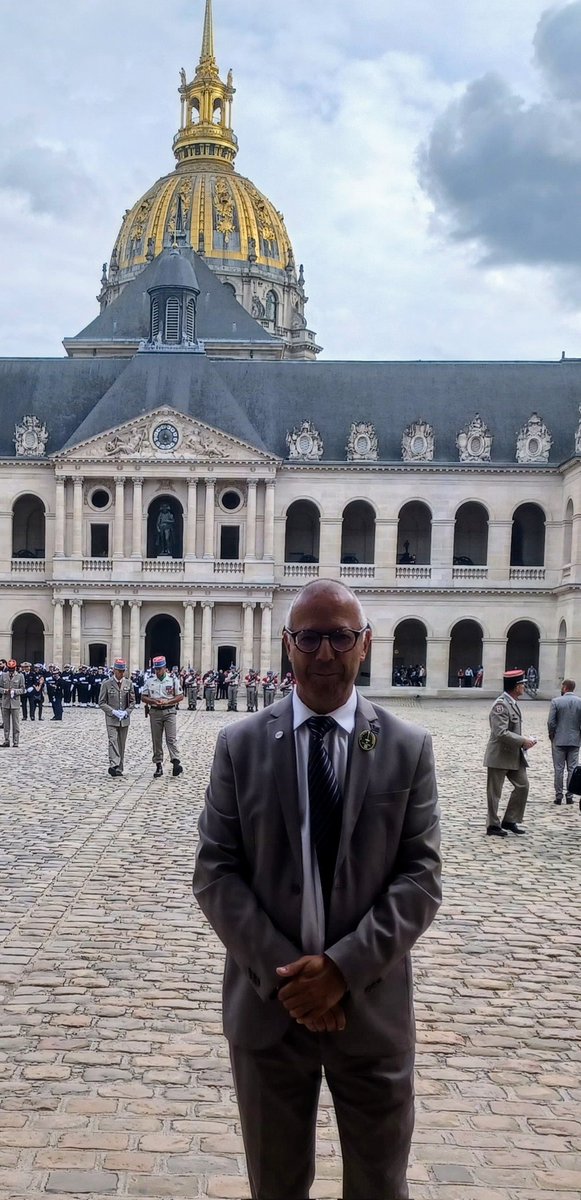 Très honoré de l'invitation de Monsieur le ministre des armées <a href="/SebLecornu/">Sébastien Lecornu</a> lors de la prise d'armes aux Invalides puis à la réception à l'hôtel de Brienne. La <a href="/GardeNatFR/">Garde nationale</a> mobilise toutes ses ressources pour renforcer nos réserves opérationnelles et citoyennes.