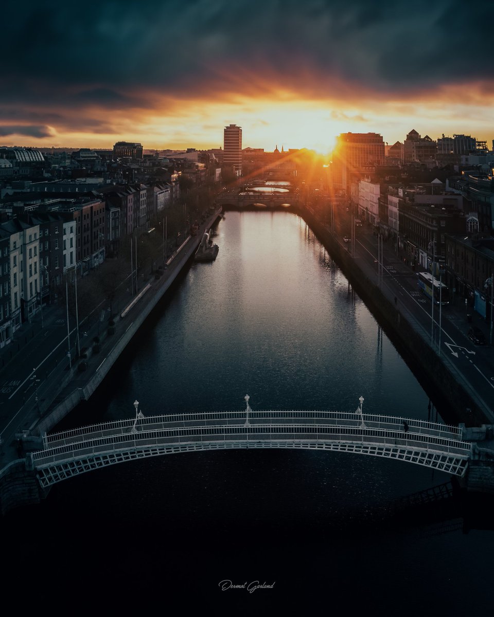 dermotgarland's tweet photo. Dublin City Mood 😍
.
.
.
#lovindublin #visitdublin #discoverdublin #dublinexplore #irelandexploring #igersdublin #insta_ireland #dublincity #hapennybridge #moodygrams #moody_shotz #visualambassadors #ireland #irish_daily #tourismireland #dji #adobelightroom #adobephotoshop https://t.co/g35mJZvh9m