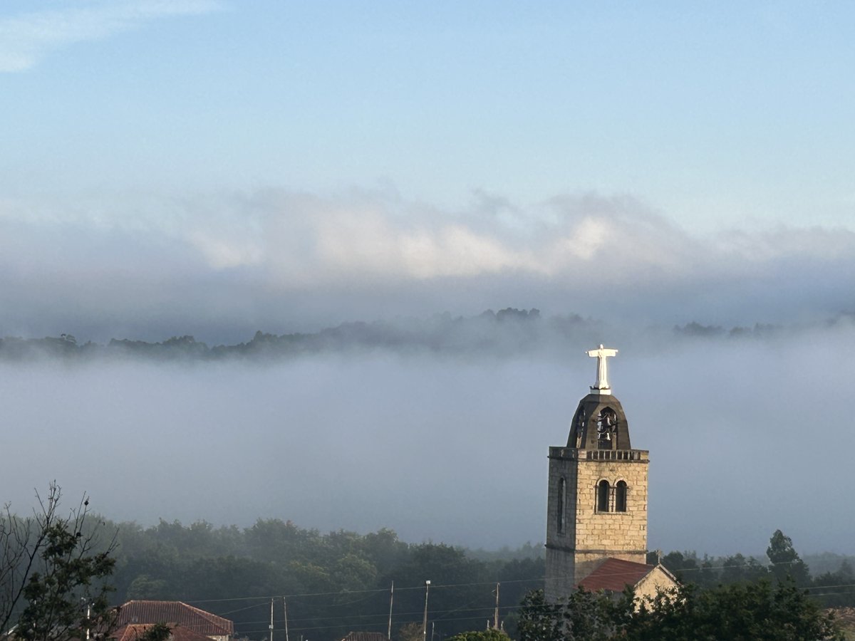DrNazari's tweet photo. Sunday morning I woke up to another ethereal view sitting at my desk
Wondering about Earth, Sky, Heaven, or Om Bhur, Bhuvaha, Savah
Is this the place between sky and heaven? https://t.co/LkKkjiuIkT