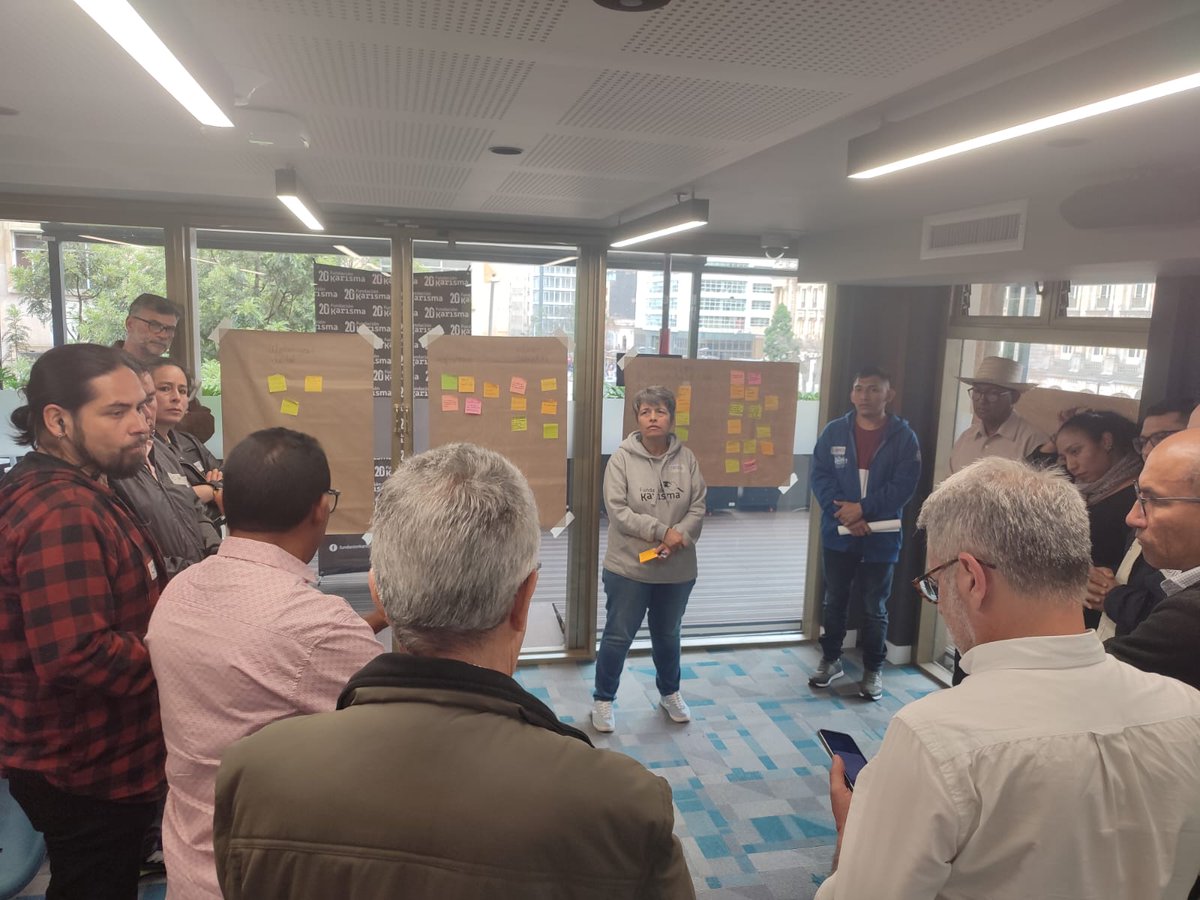 centroISUR's tweet photo. A esta hora nos encontramos desarrollando el Taller de la #RedLocalKimera, en compañía de @Karisma y @wikimediaco. Un espacio para recopilar lo aprendido sobre la red, los retos a los que se enfrenta y el paso a seguir en su implementación.
Conócela en : https://t.co/U0D47YJS3b https://t.co/qYPdqMeTtF