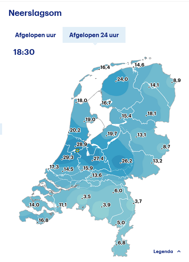Richie19852's tweet photo. Iemand nog wat water in de strijd tegen de #extremedroogte? Ik heb nog wat over🥳 https://t.co/v2UnhRfRBx