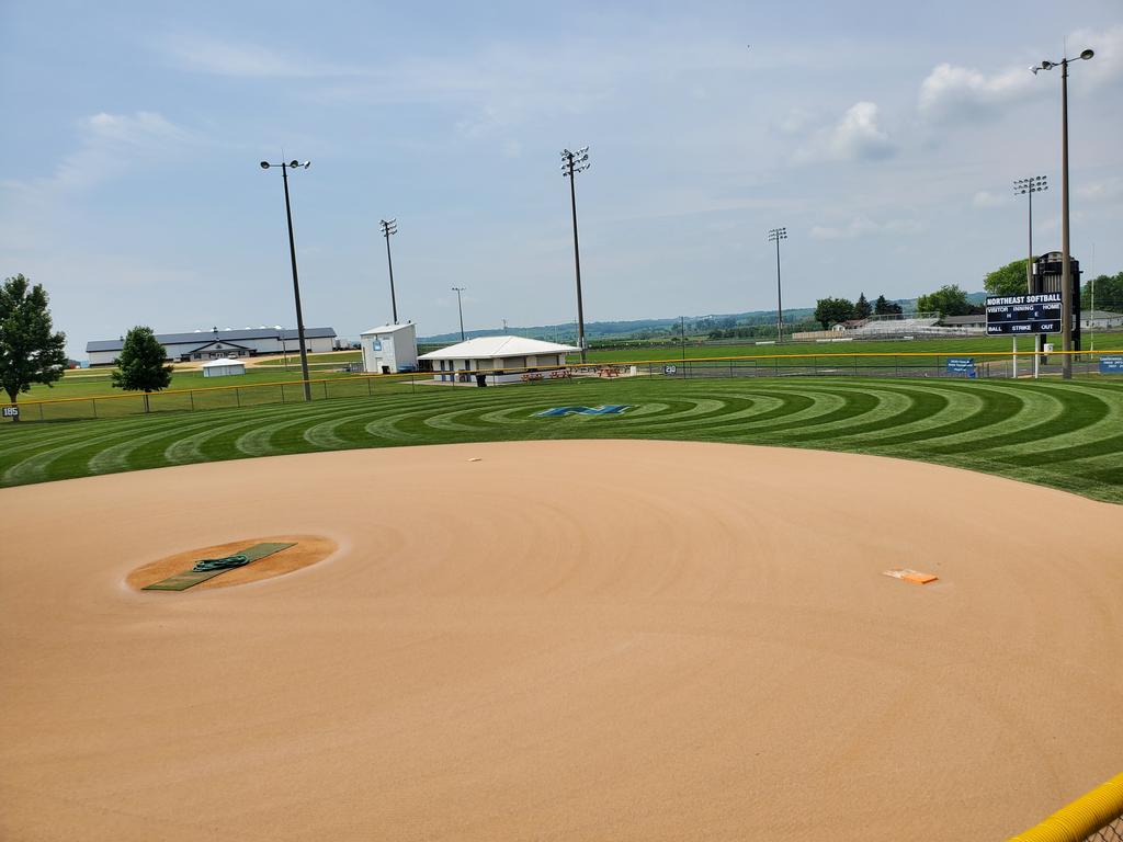 eberhart_shaun's tweet photo. Lean into the idea of not mowing straight 🎯 @FieldExperts @NE_rebels_sb https://t.co/NWciySqCC2