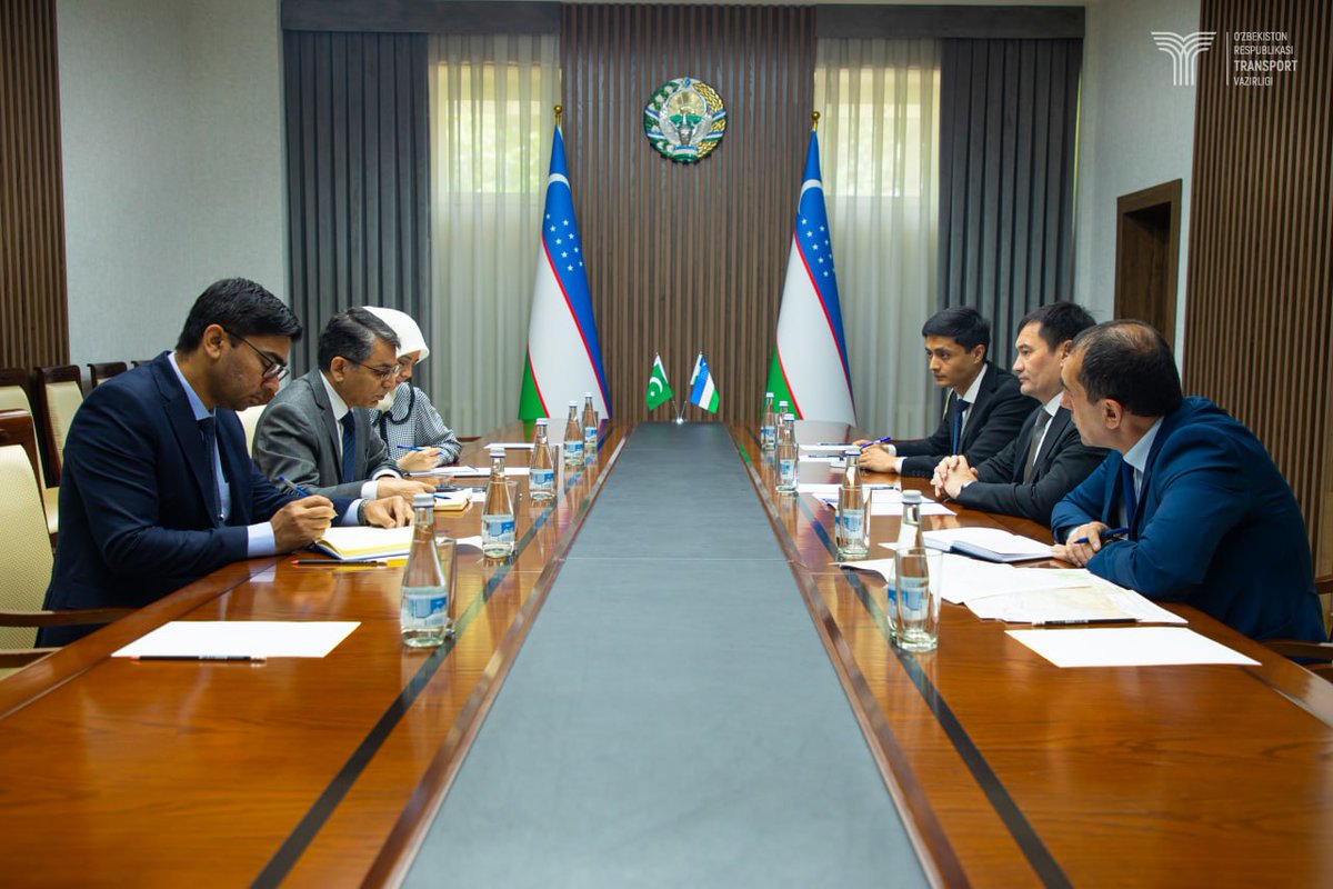 mintransuz's tweet photo. On July 5, 2023, the Transport Minister Ilkhom Makhkamov held a meeting with Ahmed Farooq, Ambassador Extraordinary and Plenipotentiary of the Islamic Republic of Pakistan to the Republic of Uzbekistan.

#uzbekistan
#transport https://t.co/igdDWH0fH8
