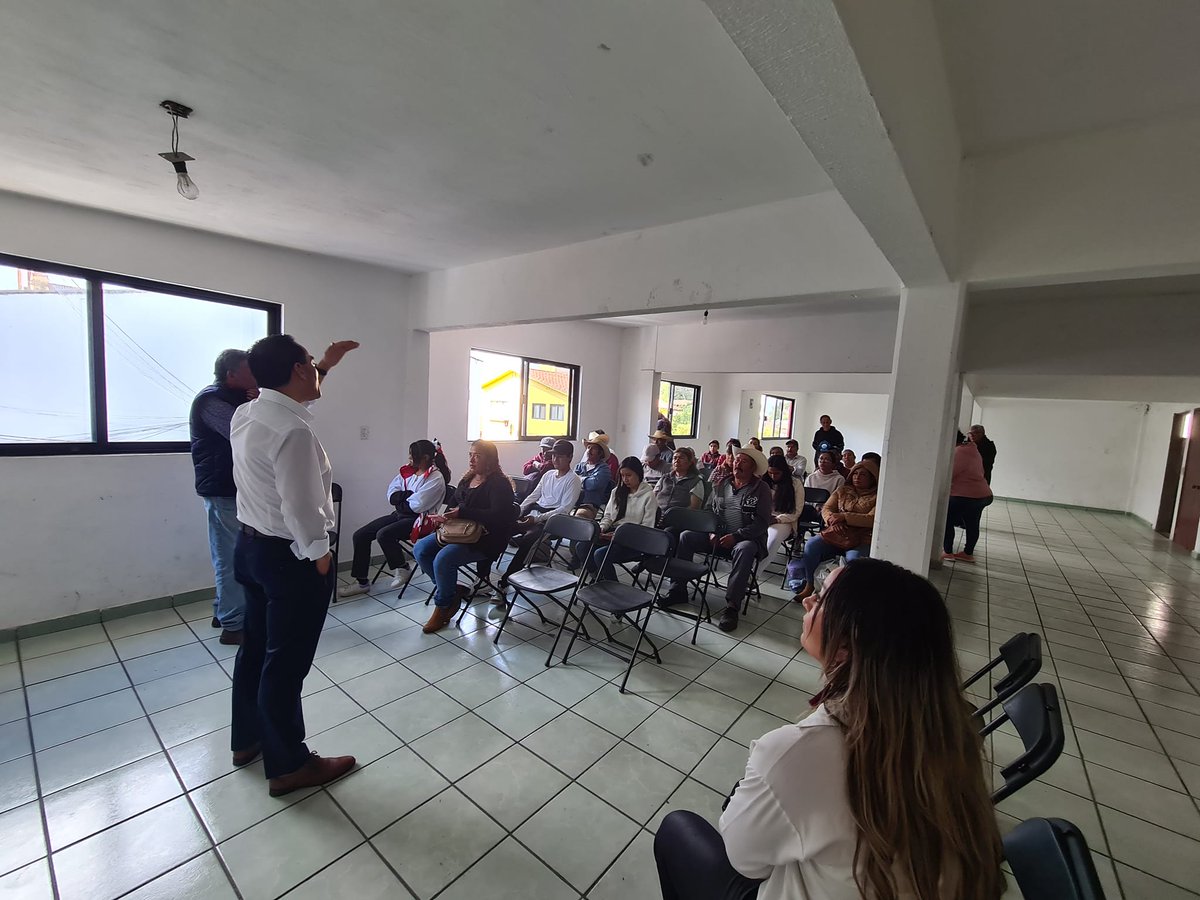 Proyecto24_AC's tweet photo. 📣 ¡#Proyecto24AC en acción! Trabajando de la mano con líderes de #AlmoloyaDeJuárez para coordinar la próxima #AsambleaInformativa con el Dr. @RicardoMonrealA 💪
#CMonrealista #MonrealEsReal #MonrealNosUne #4t #EdoMex #proyecto24