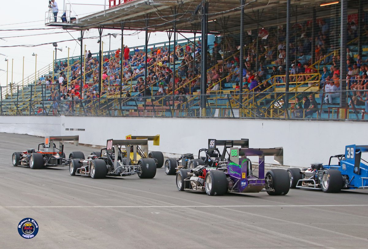 OswegoSpeedway's tweet photo. #NewCoverImage - @Novelis Supermodified Twin 40 Features presented by @CompassFCU this Saturday night, July 8th! 🏁

📷 Robert J Clark Race Photography https://t.co/t6IX9wyvSJ