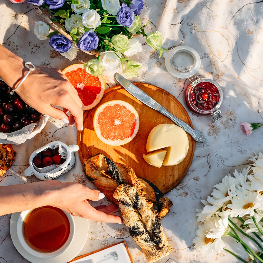SunsetMallSA's tweet photo. Time for a break! Celebrate National Picnic Month with a basket full of yummy treats from Chick-fil-A, The Crazy Fruit, Snowberry T and Sugar High Bake Shop San Angelo for a day full of fun and relaxation. 📷 https://t.co/ahIqCbZzSc