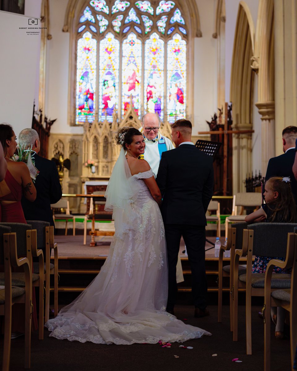 PhotosDorset: I see you! Tara and Jamie Sneak Peek 🥰😍😎👰🏻‍♀️ #dorsetwedding #churchwedding