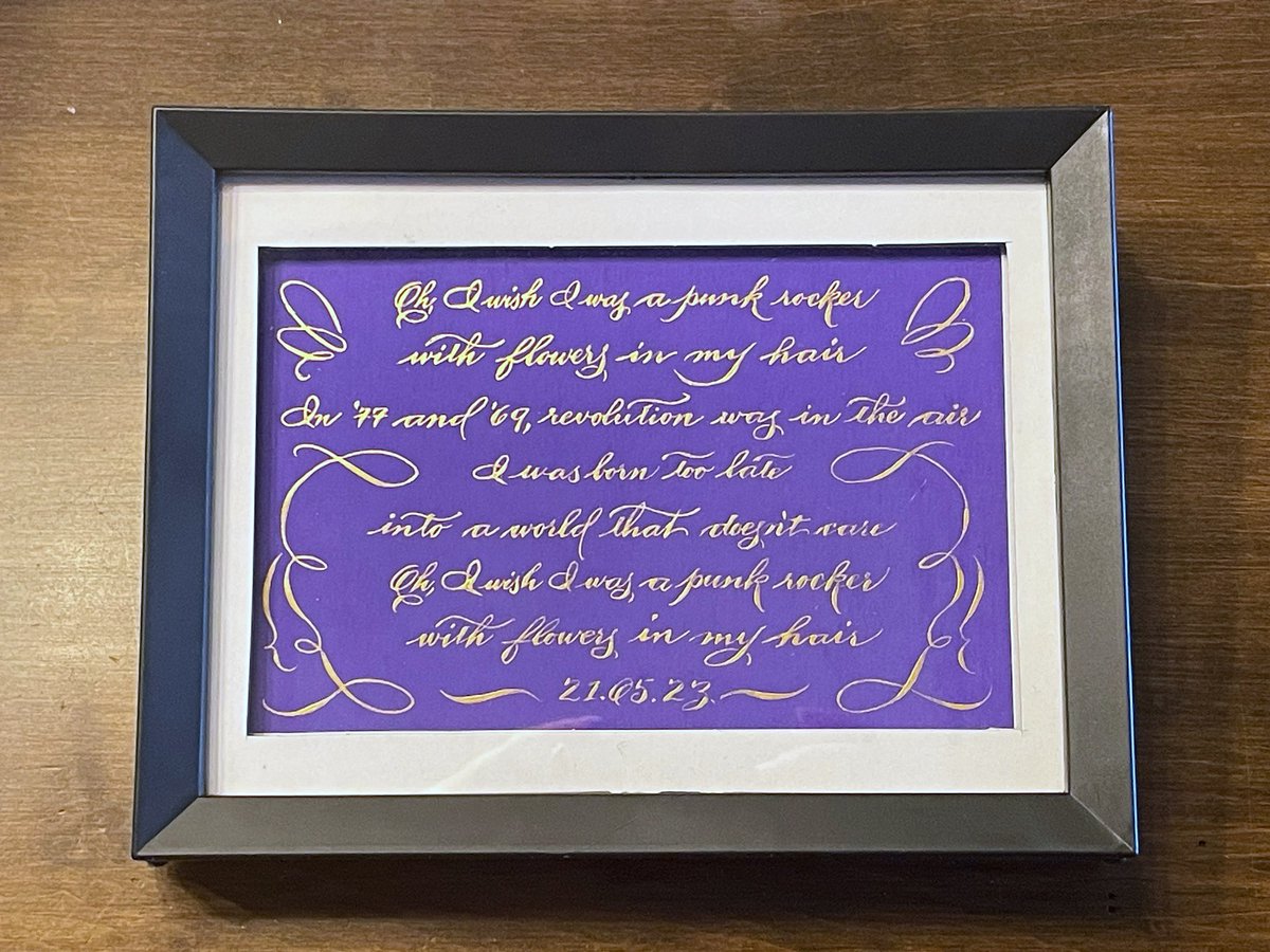 nibsandscripts's tweet image. Another day, another project out to a happy client! I do love using #madaraszScript in such a freehand style. Pictures don’t do this piece justice in person. #torontocalligraphy #torontocalligrapher #calligraphy