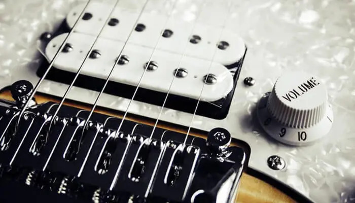TycoonStoryCo's tweet photo. 3 Things to Know When Discovering Different Types of Electric Guitar Strings:

https://t.co/AI6UIfGTts

#guitarists #electricguitar #guitarplayer #ironalloy #stringset #harmonics #electromagnetics #stringgauge #guitarstrings #musicenthusiast #instrumentstrings #musicians #genres https://t.co/WuQIJExNHU