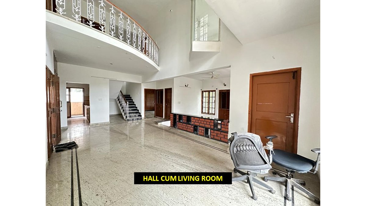 hrkhanna's tweet photo. @fmrbangalore 
Looking for male Flatmate in HSR (S6) – Urgent! 1 room in semi-furnished 3 BHK DUPLEX. Next to silk board bus stop. 1st Floor, Attached washroom, well-lit window. 
Rent: 19K, Brokerage: 19K, Sec Dep: 1L 
📞9952501022 Anshuman, 9711743598 Hitesh https://t.co/uOWcDTcteu
