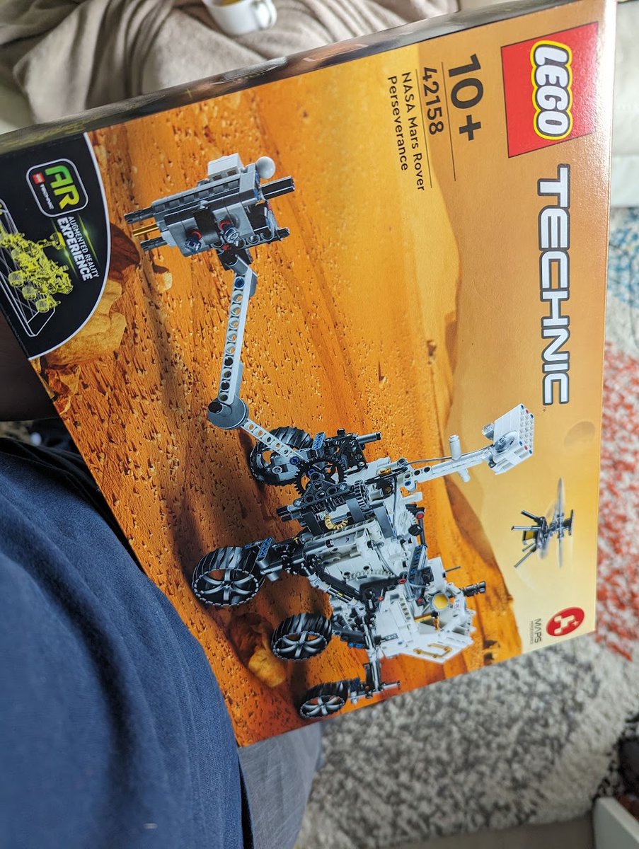 Phil_9000's tweet photo. When not building space robots, build Lego space robots! #space #robots https://t.co/KouGUeVoLf