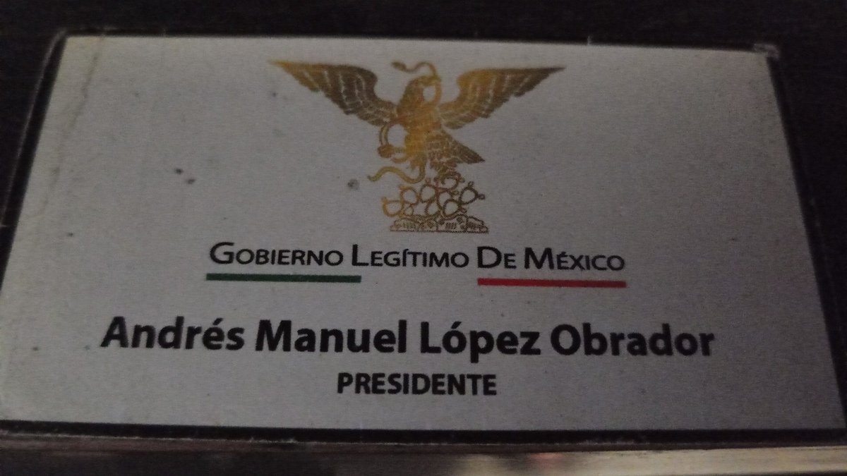 mastercable2012's tweet photo. @delfinagomeza @_JRLB_ @lopezobrador_ Recuerdo cuando acompañabas a tu papá y me diste está tarjeta y me atendiste muy amablemente después de un evento de tu padre por si algún día necesitaba algo la verdad nunca la use pero se aprecia el gesto saludos @_JRLB_ https://t.co/2o1i3kSuAt