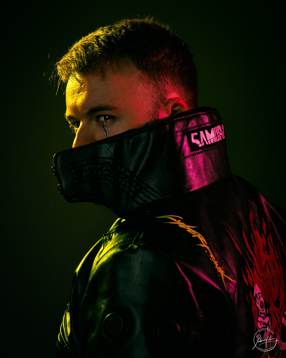 PatonYatesPhoto's tweet photo. @HouseMcDcosplay giving us some incredible intensity while cosplaying as V from Cyberpunk 2077.
This was our creative take on this amazing world creating the vibe of a moody neon city at night.
#cosplay #vcosplay #cosplayphotography #cosplayphotoshoot #cyberpunk2077 https://t.co/6yojAvjTZR