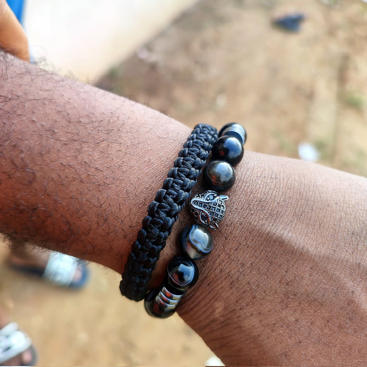 The Mono Mac in black + a personalized bracelet = A perfect set.

◾
◾
◾

#Marchian #handmadebracelet #custombracelet #stonebracelet