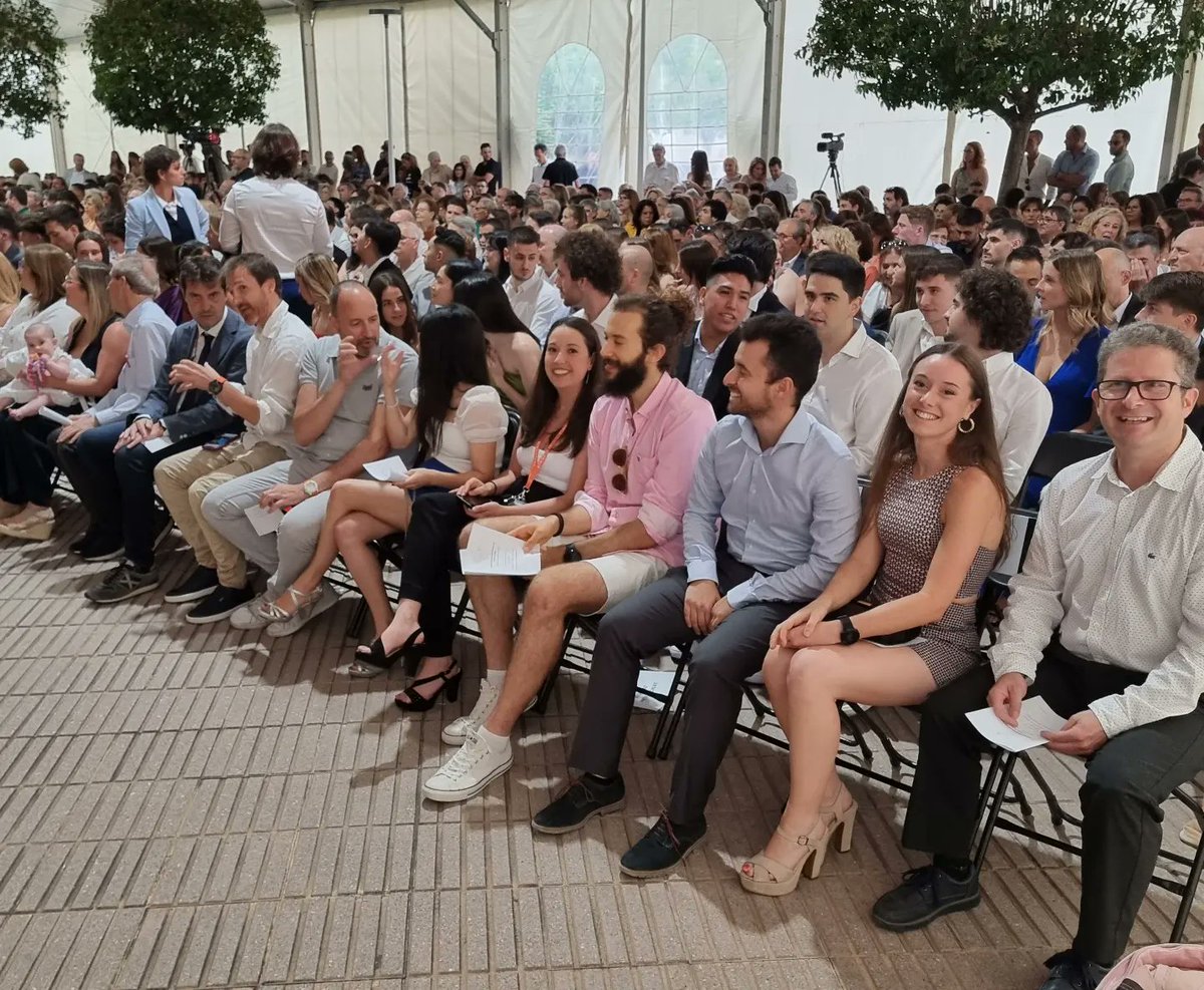 Començant l'acte de graduació d'una nova promoció de professionals de la #fisioterapia <a href="/EUGfisioSC/">EUGimbernat Fisioteràpia</a> <a href="/eugimbernat_/">EUG Escoles Universitàries Gimbernat</a>, ja la 35a!!!
@colficat @scbfscientifica