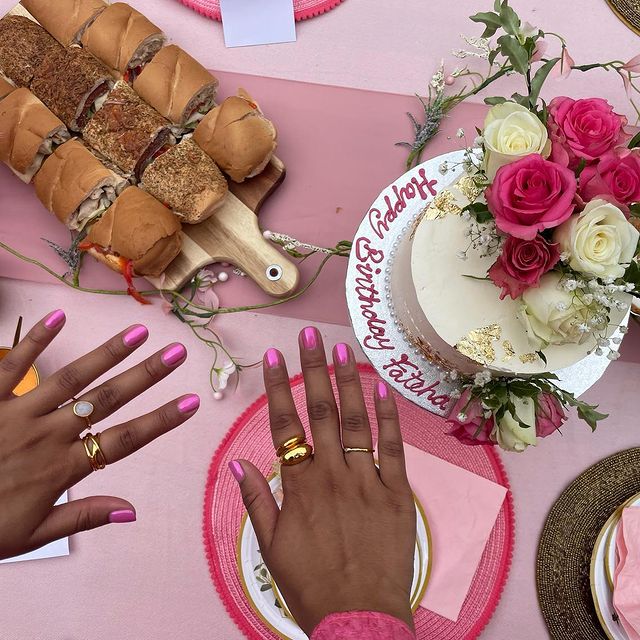 we’re allllllll about pink 🌷🧁💕 and #OPINatureStrong vegan lacquer in shade 'Emflowered' always gives what bubblegum pink nails needs to giveee! @missnailgeek Shop our vegan lacquer range now via @AmazonUK