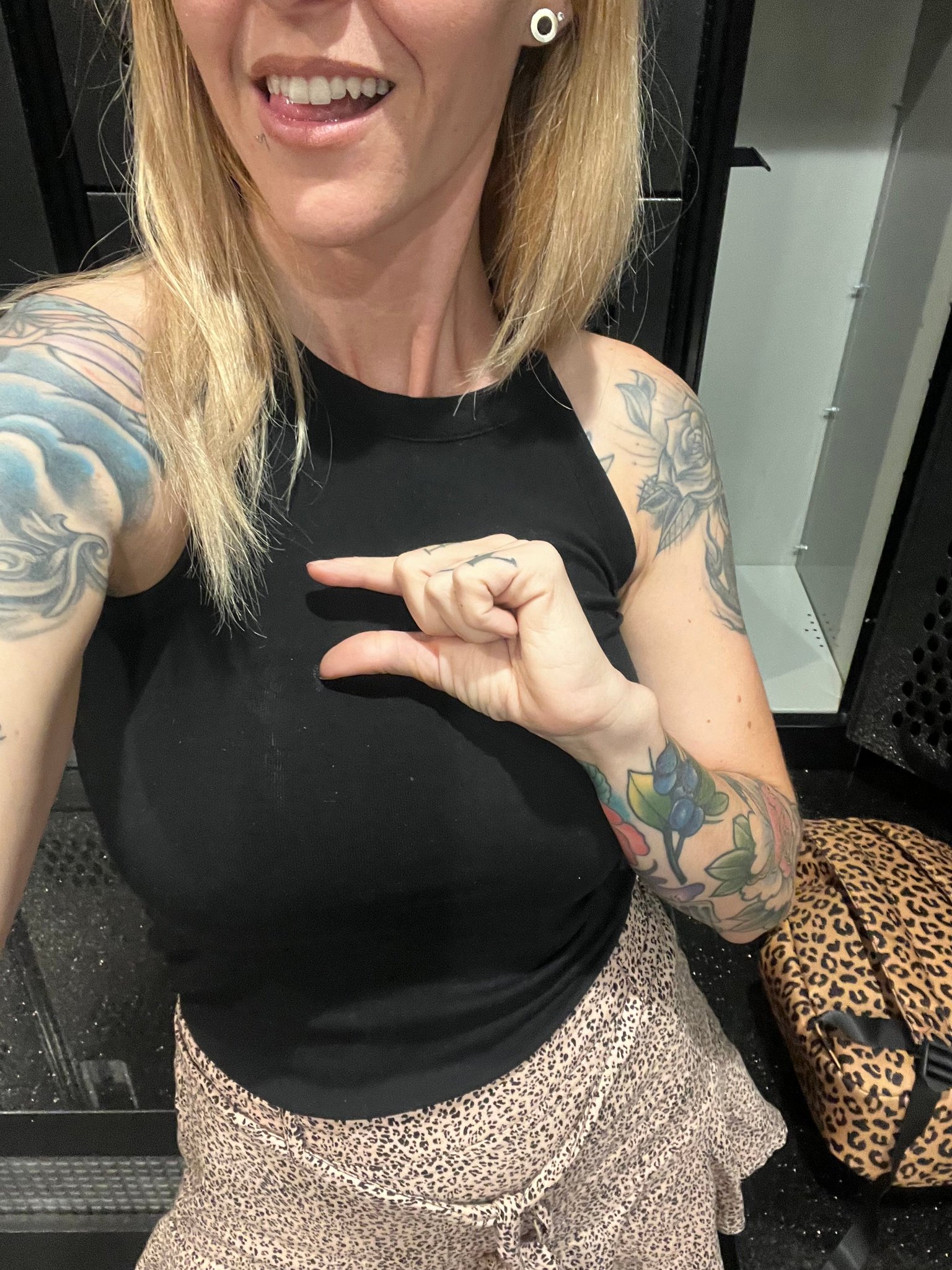 💄👠 Hot Mom Domme 👠💄 on Twitter: "Say "Hi" and RT if you want to be