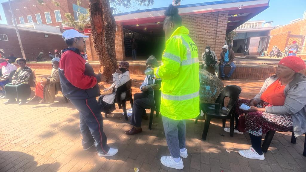 SAPoliceService's tweet photo. #sapsLIM #SAPS Mokopane in collaboration with #YCOP conducted a #CrimeAwareness Campaign at Mokopane Post Office today where members of the public were sensitized about:
* Older Persons Act
* Fraud
* Hitchhiking
* Robberies
* #EndGBV
Pamphlets with information about Domestic Violence and Sexual Offences were distributed ME