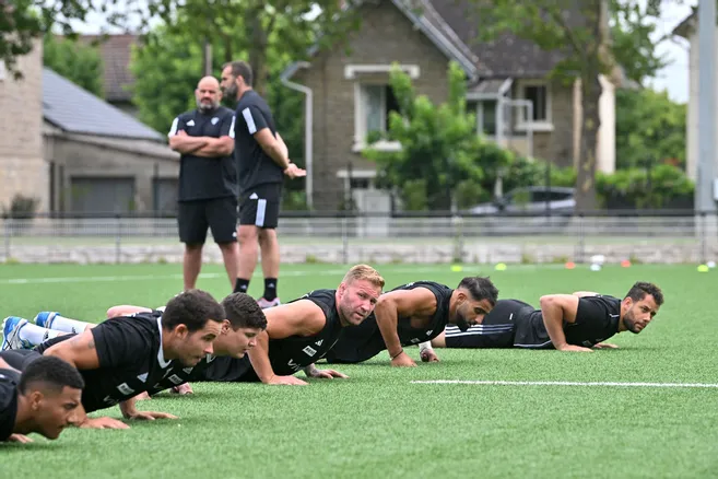 Les joueurs du <a href="/CABCLRUGBY/">CA Brive Rugby</a> ont repris le chemin de l'entraînement et ils ont eu droit à une reprise musclée.
lamontagne.fr/brive-la-gaill…