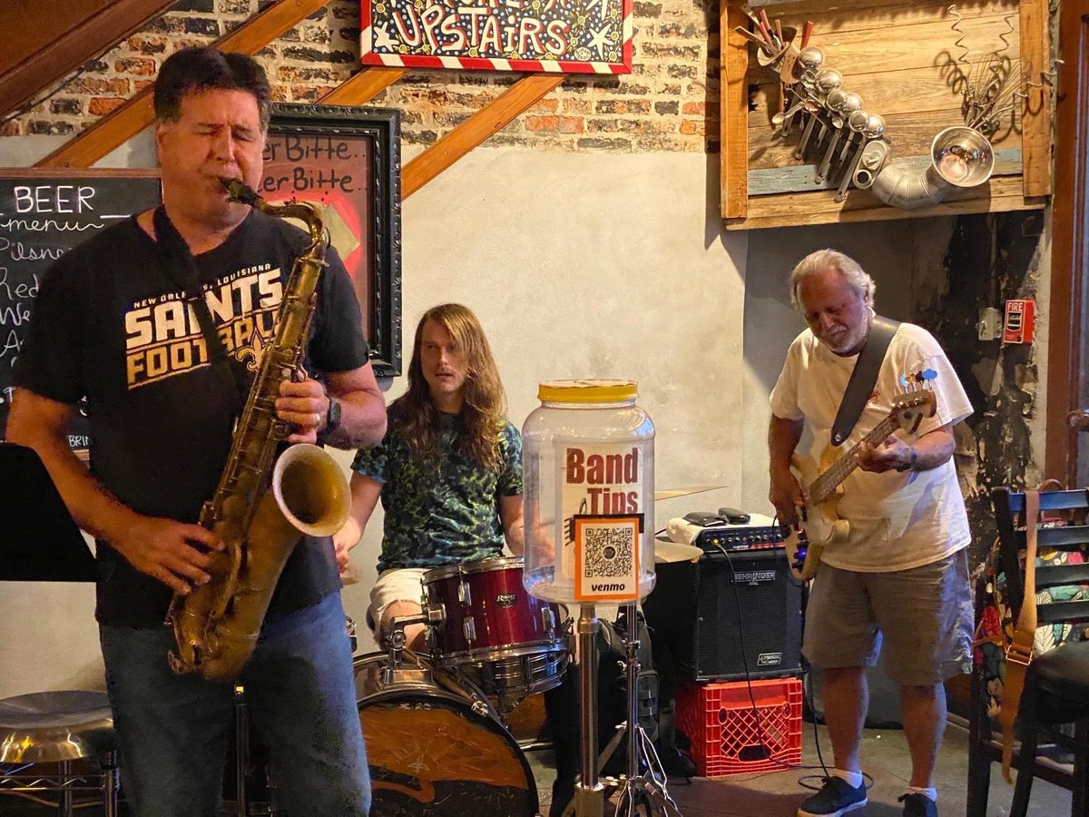 experienceNOLA's tweet photo. The food isn't the only thing that will make you want to dance at Crescent City Brewhouse. https://t.co/KV3WtuXmoo