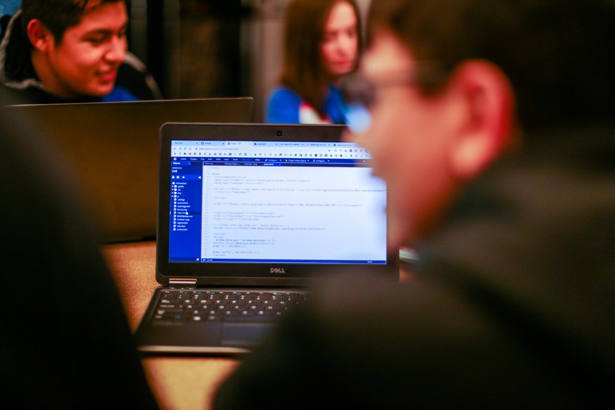 _codedby's tweet image. This month we are kicking off our summer series with #IntroToCoding workshops! Middle and high school students will learn the building blocks of HTML and CSS and will be given access to resources to further their knowledge. Sign up for July 11th or 29th. bit.ly/3px22xy