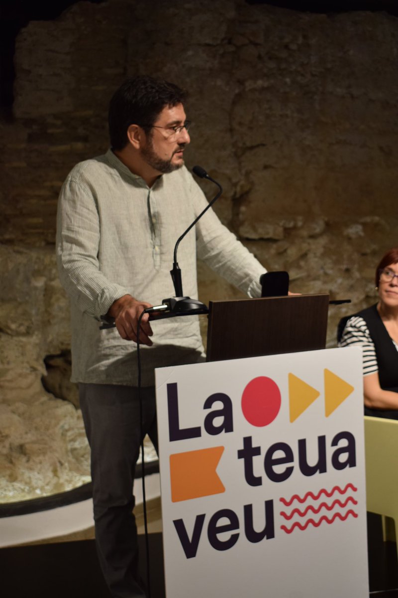🧡 Volem ser la teua veu, perquè sense nosaltres ningú parlaria dels problemes dels valencians i valencianes.

Volem ser la teua veu per posar els drets de totes i tots per davant dels privilegis d’uns pocs i plantar cara a qui vol que tornem enrere.