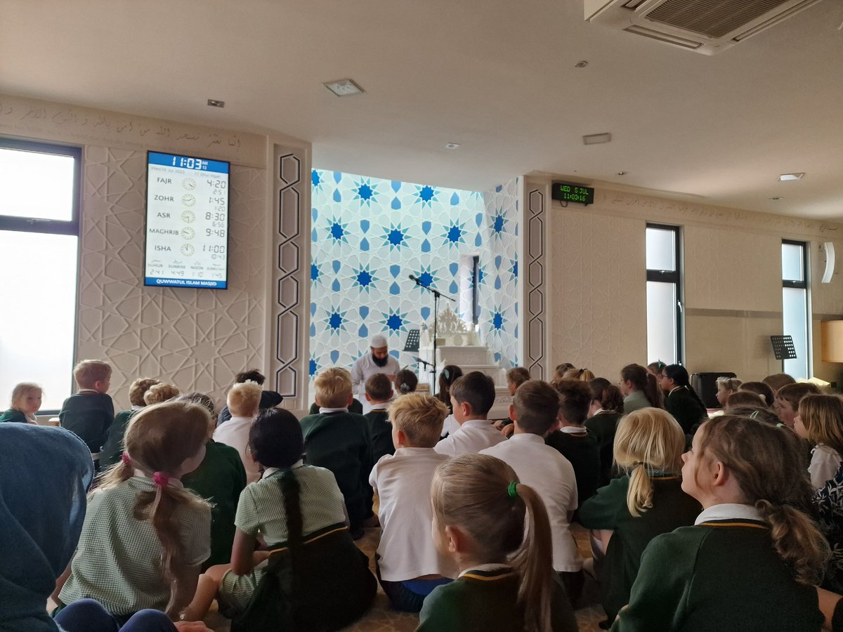 Today, both Class 2 &amp; Class 3 enjoyed a fascinating visit to <a href="/quwwatulislam/">Quwwatul Islam</a> mosque in Preston. 
We had a tour around the beautiful mosque, observing how prayer is performed and learnt about the life of a Muslim