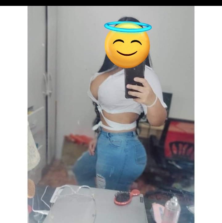 valeria tweet media