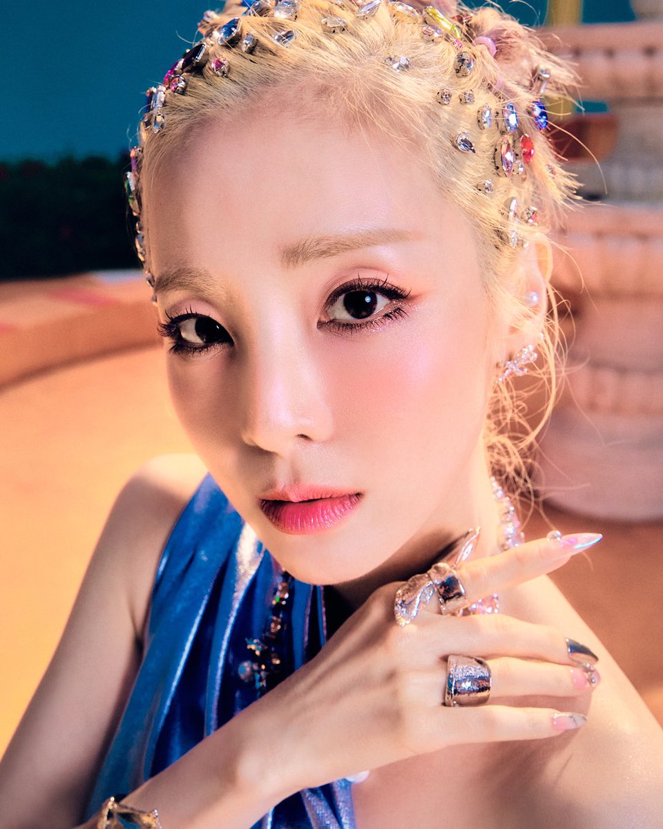 CONCEPT PHOTO #3

🤍💖💎⛲

Sandara Park Digital EP 
〖𝐒𝐀𝐍𝐃𝐀𝐑𝐀 𝐏𝐀𝐑𝐊〗
🎡 2023.07.12 6PM (KST)

#산다라박 #SandaraPark
#FESTIVAL