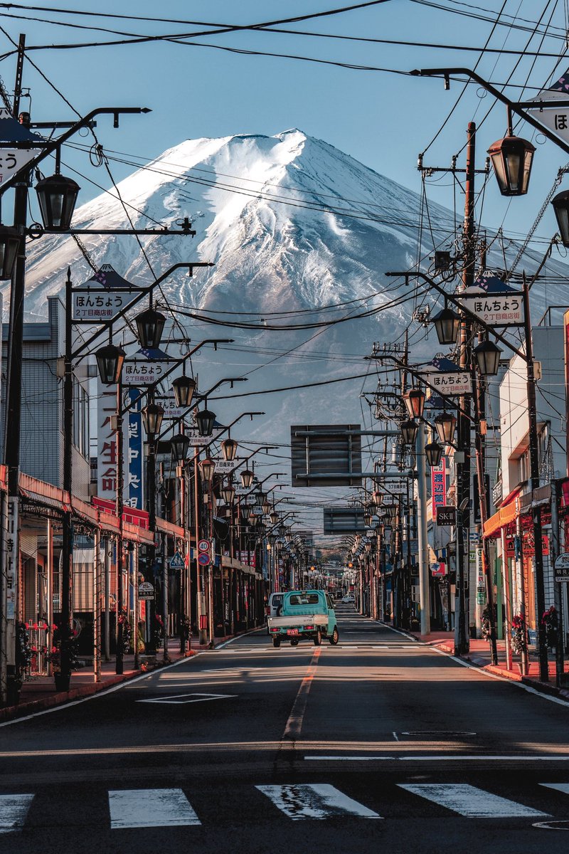 bornofdustandstone tweet media