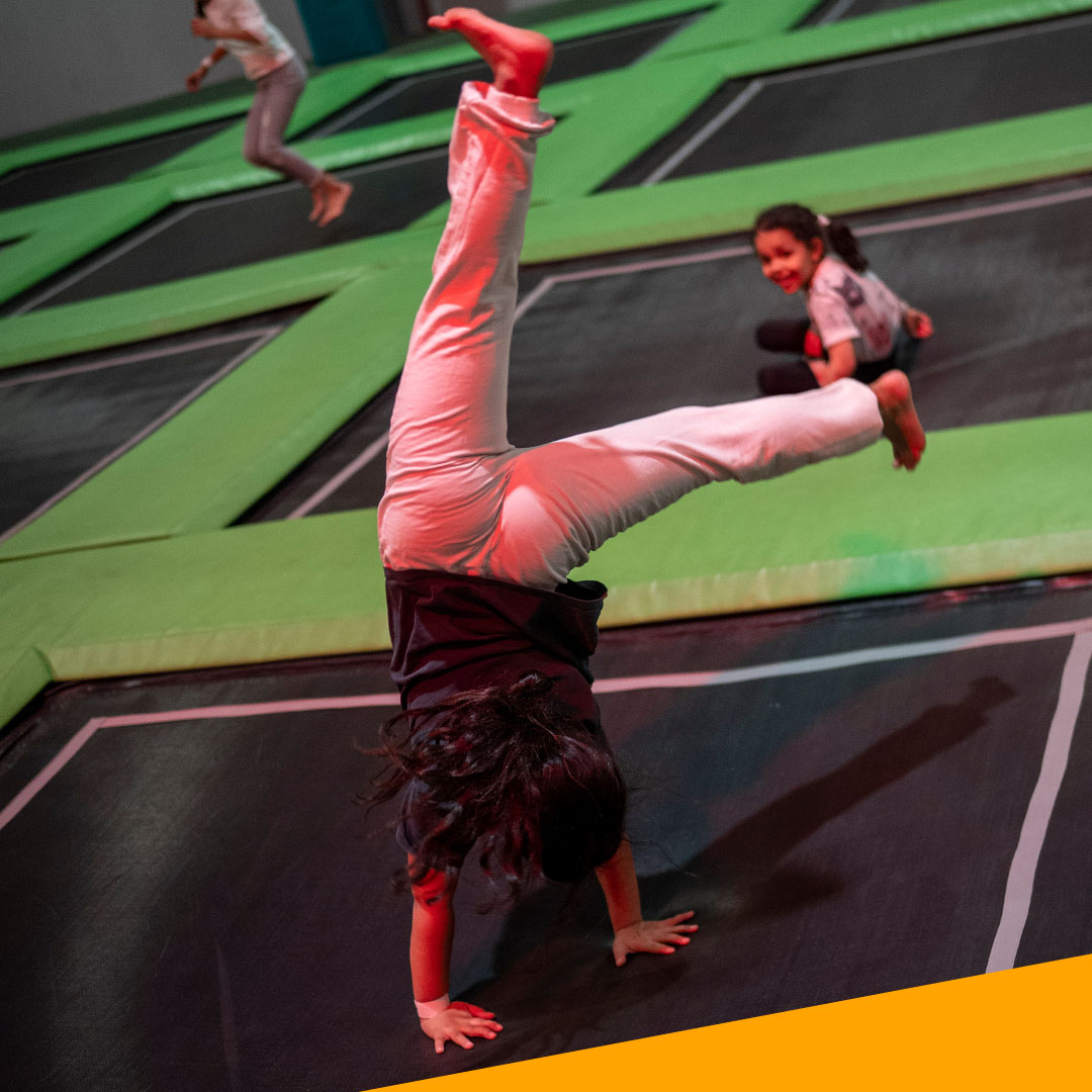 EAdventureParks's tweet photo. زيارة ساحة المغامرات تجلب لك المتعة ونشاط التمارين البدنية، وهو أفضل توازن!
جرب هذه التمارين لإعادة تجربة مغامراتك الممتعة.

Visiting an adventure park bring you fun and physical exercise, the best combination
Try these exercises out to relive your fun adventures https://t.co/yRCFqw6aWb