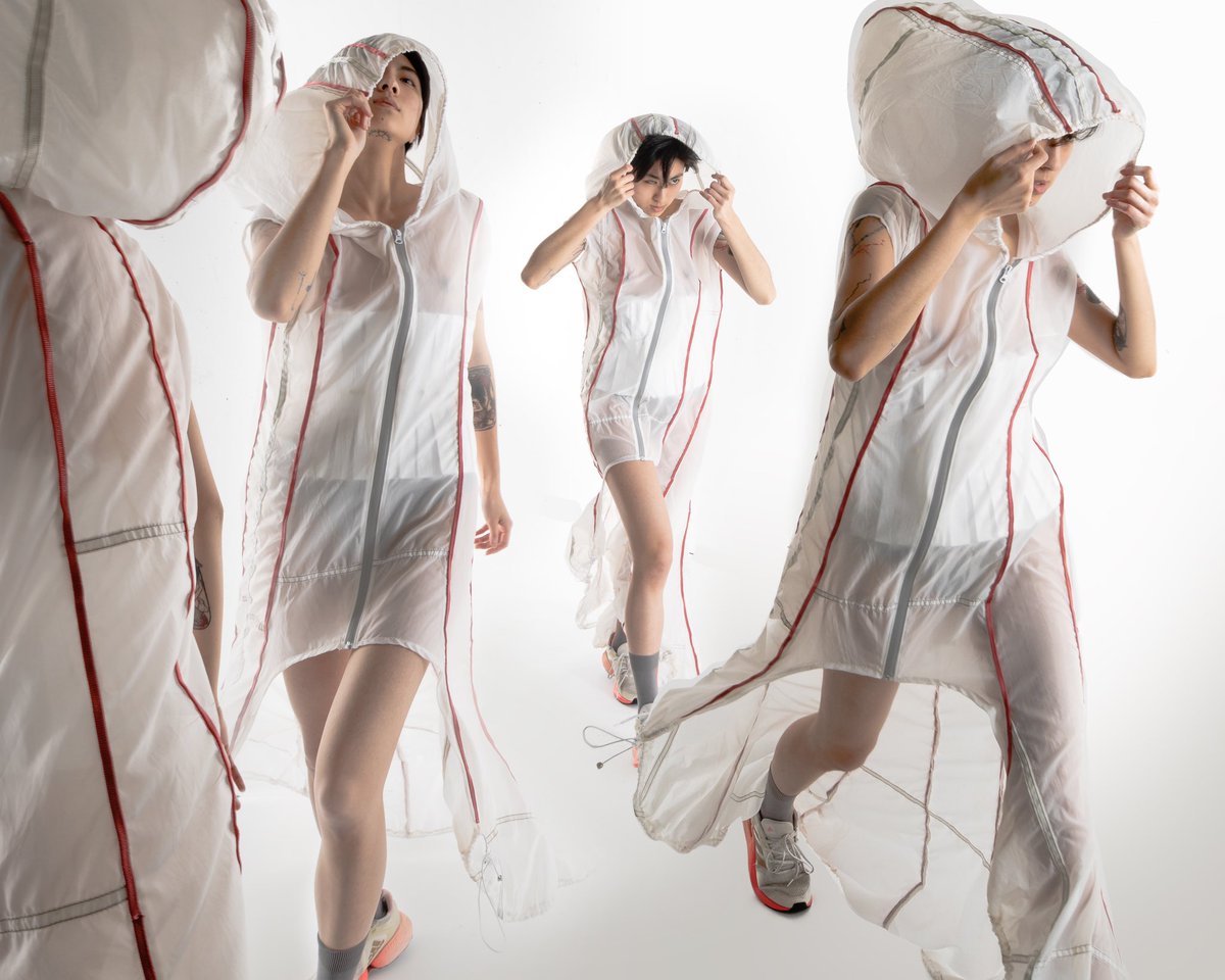 nozomi_yamanami's tweet photo. graduate collection “WHAT IF I COULD FLY?”
shot by Yiling Zhao
movement direction / Ken Nakajima
modeling / Robyn Gamston
styling / Mei Cheng
hairmakeup / Nayeon Hanna
photographer assist / Adam
#movement #freedom #parachute #balloon #fashiondesign #csm #graduatecollection https://t.co/l1stcoha3S
