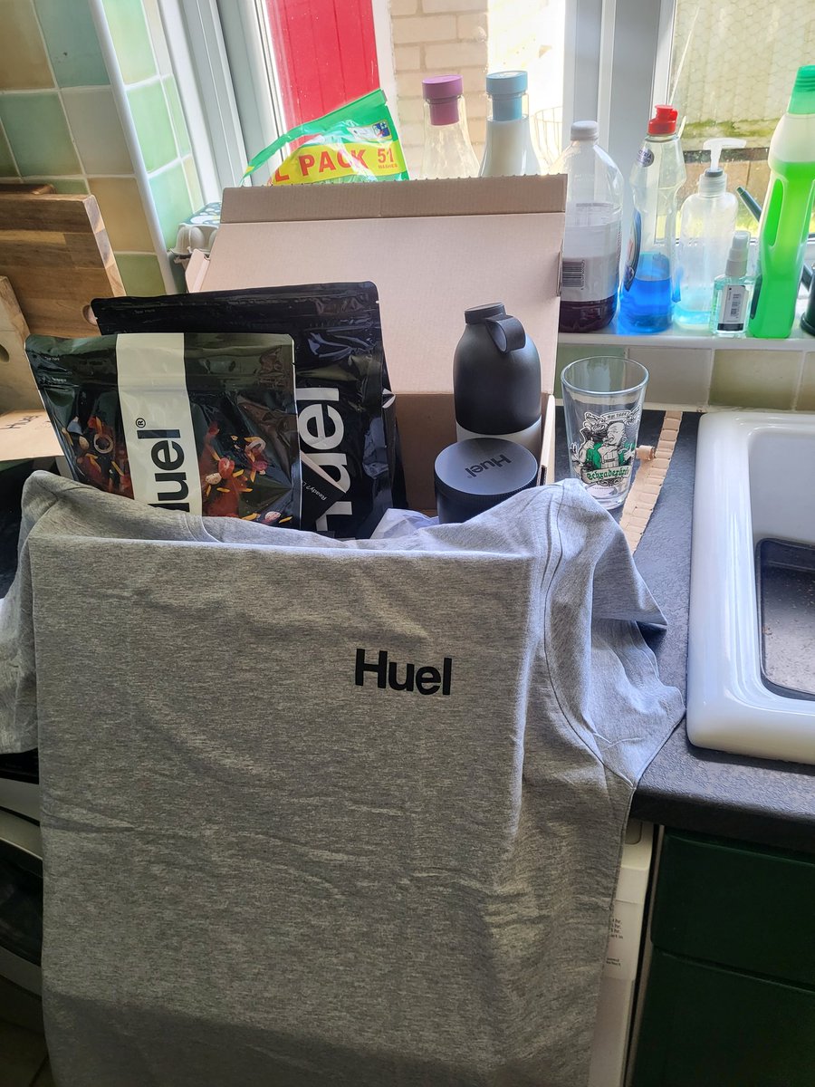 Tex_87's tweet photo. @huel let's get this weight loss journey on its way :) https://t.co/fTfBjIHouX