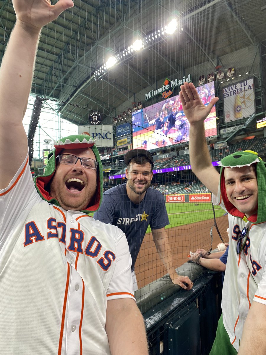 ChasChomp's tweet photo. WE MET CHAS!!! @ESattem #Astros #Ready2Reign https://t.co/R0fGXzpJCX