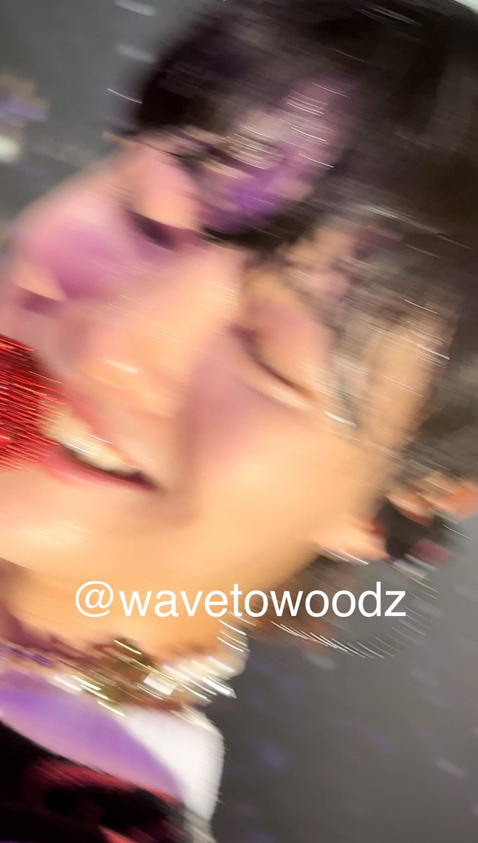 wavetowoodz's tweet photo. 230702 OO-LI in Bangkok

우즈 노래가 너무너무 좋아서
무대 보러 간거였는데 …

…………………… 조승연이 나 꼬심

#WOODZ_WORLD_TOUR_IN_BKK
#조승연 #우즈 #WOODZ https://t.co/fjCW0X3JCx